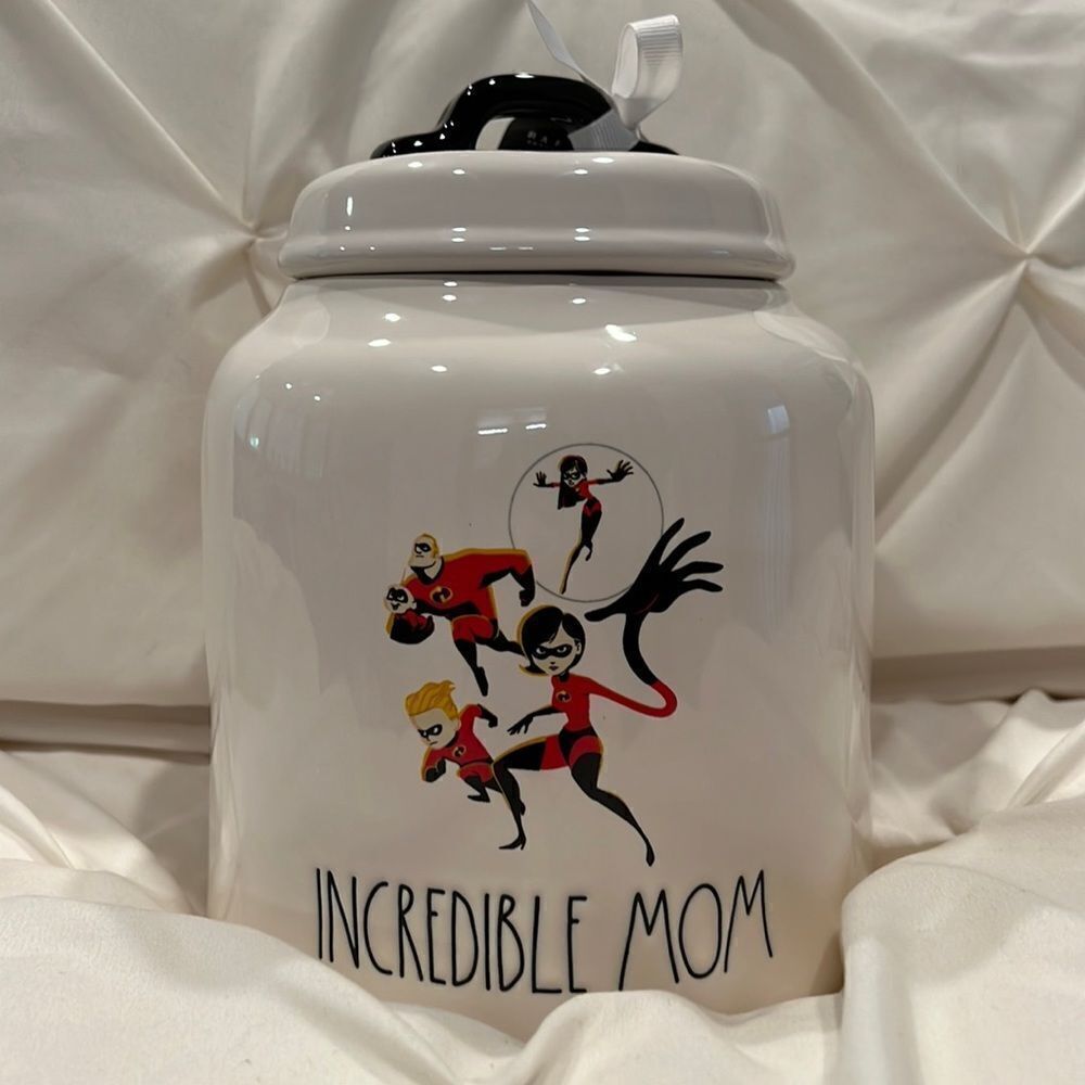 Rae Dunn Disney Pixar The Incredibles Large Cookie Jar “Incredible Mom” NWT